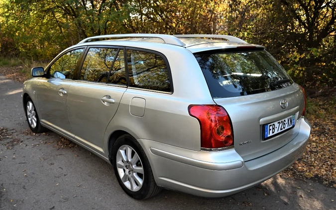 Toyota Avensis cena 18800 przebieg: 245000, rok produkcji 2006 z Zduńska Wola małe 254